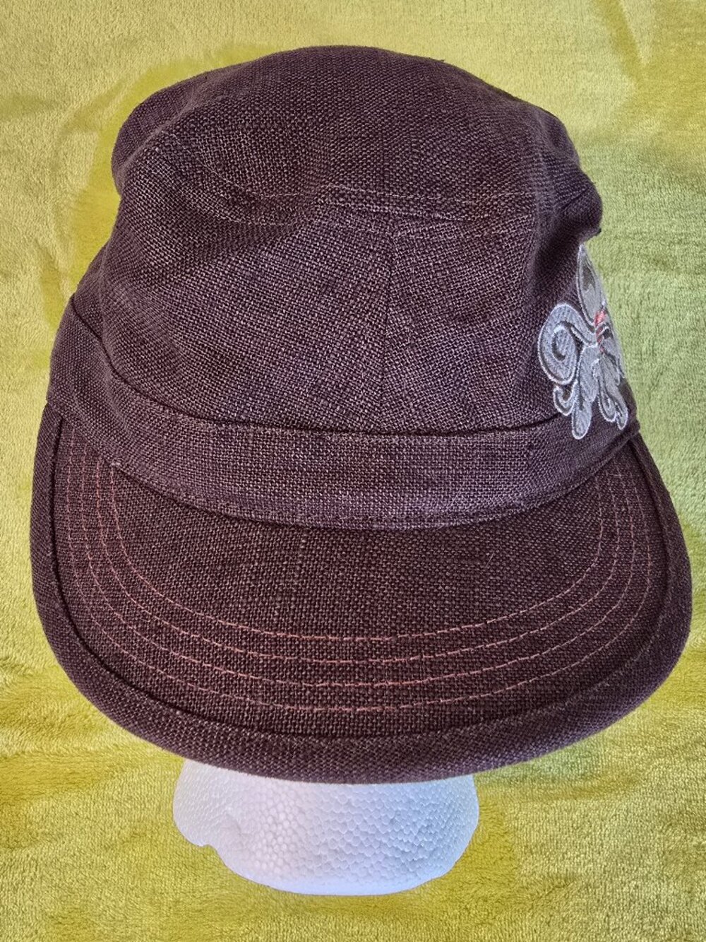Adidas linen short brim cap  brown